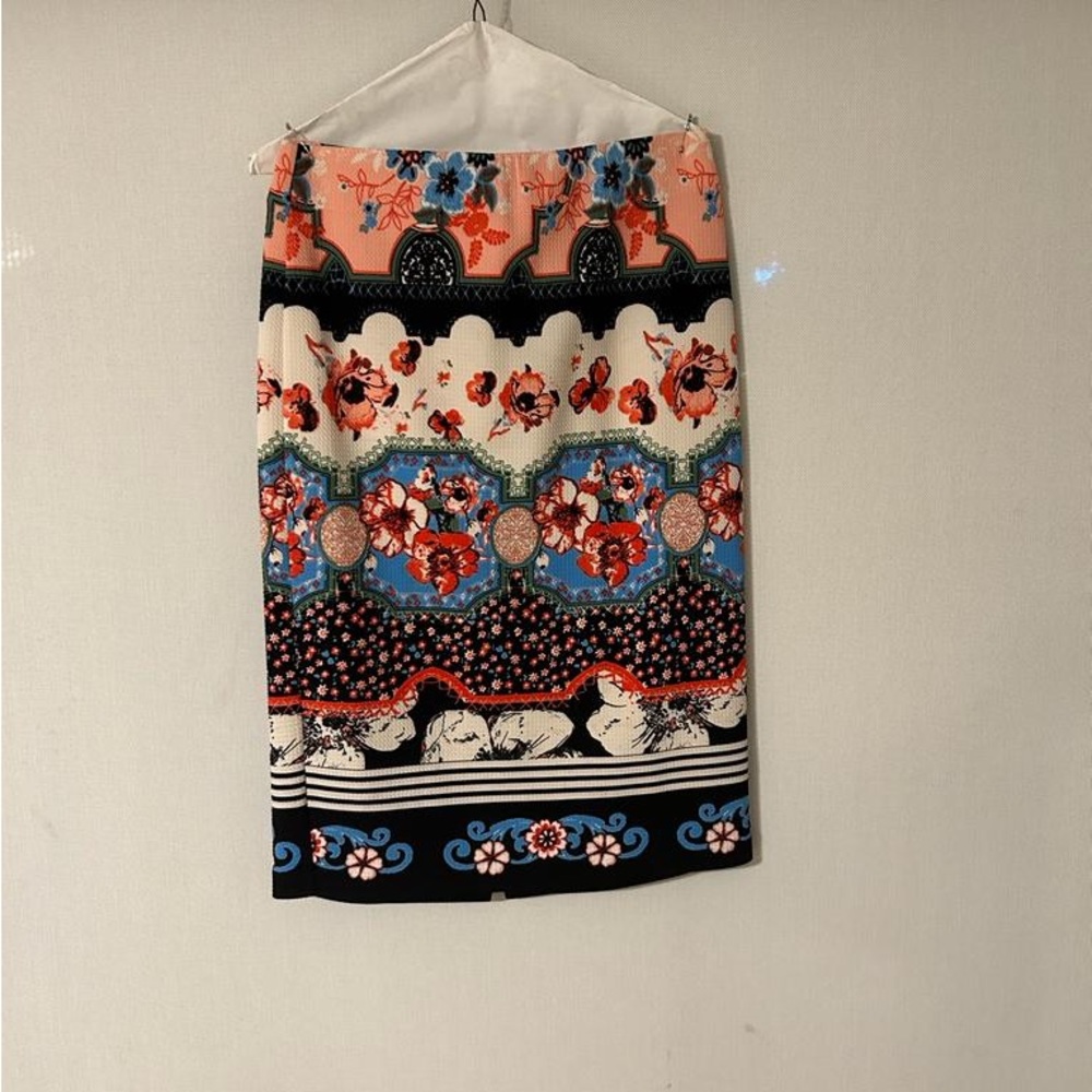 Midi Pencil floral patterned skirt with slit